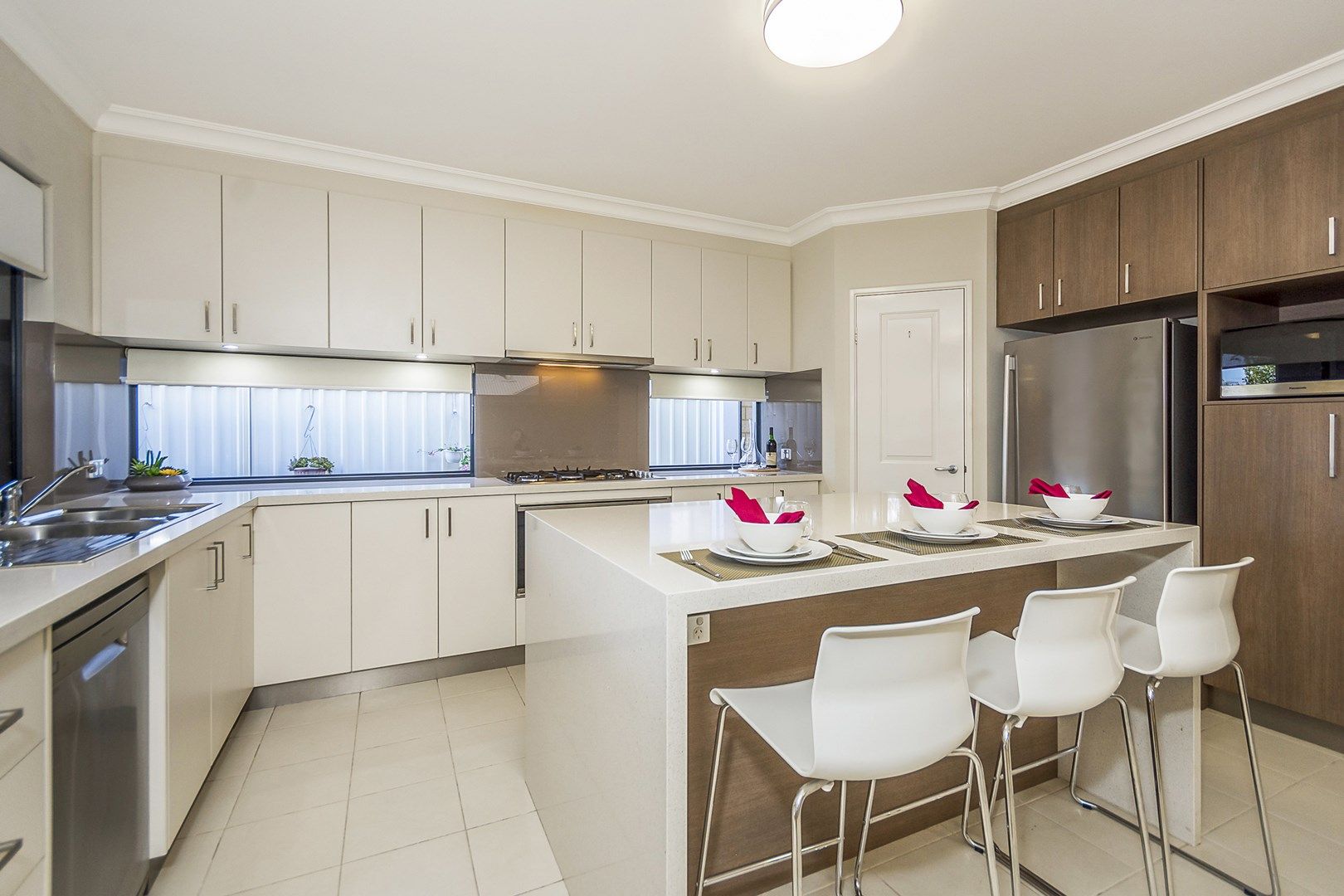 6 Reef Way, Yangebup WA 6164, Image 0