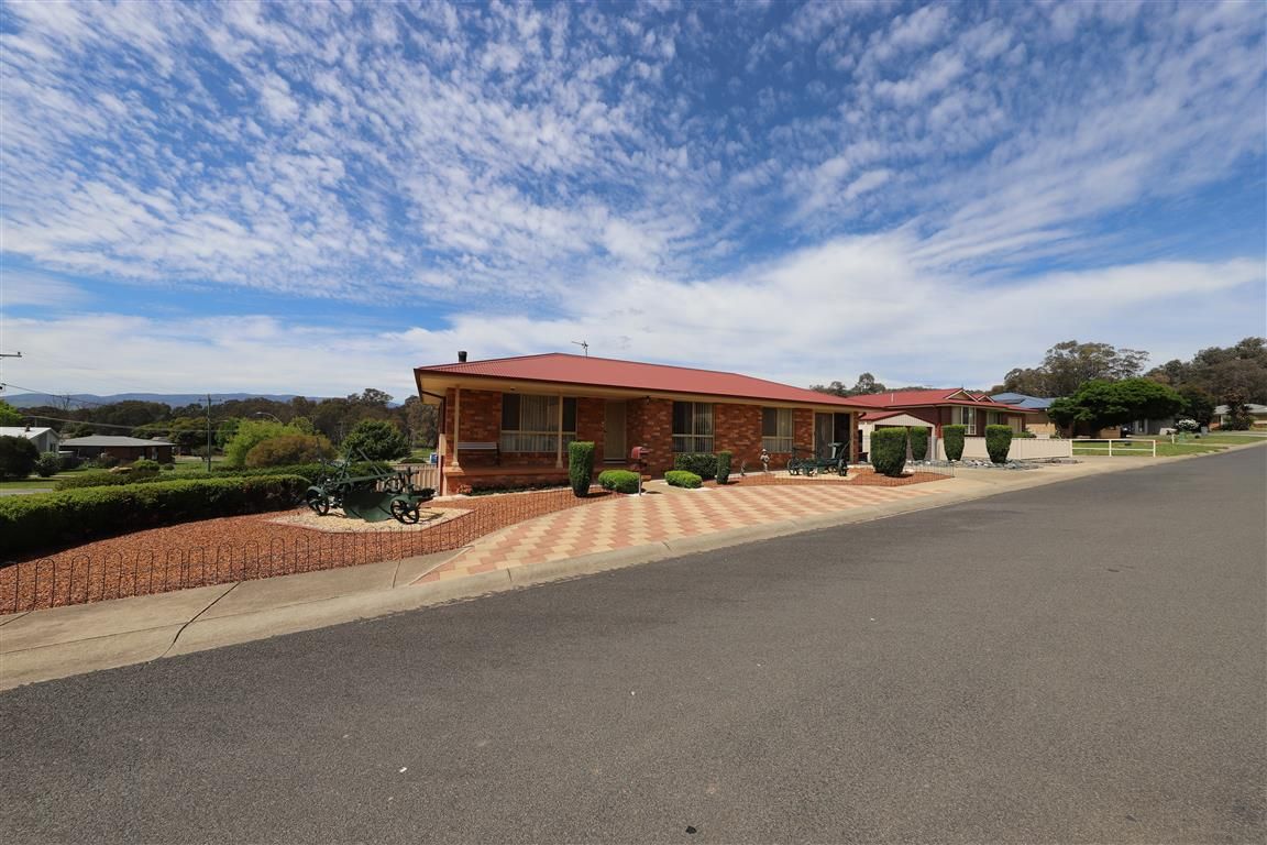 2 Harris Street, Tumut NSW 2720, Image 1