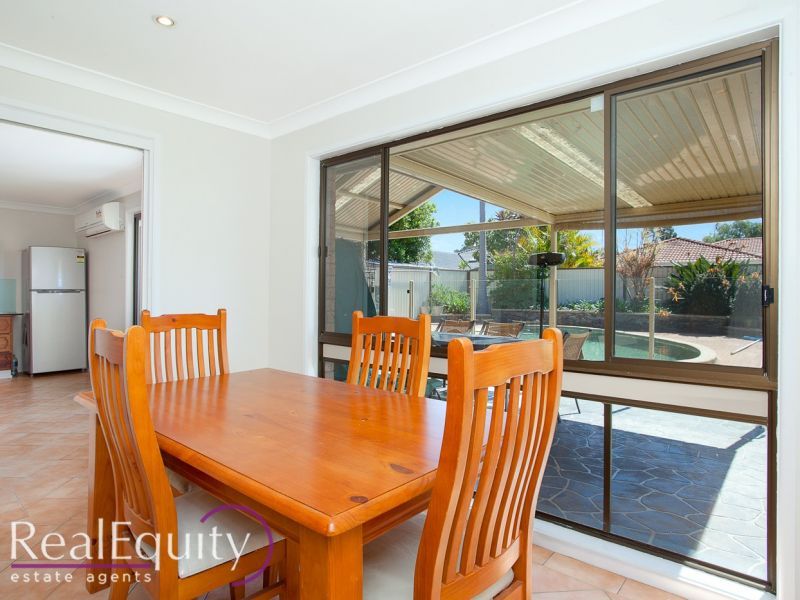 25 Aylesbury Crescent, Chipping Norton NSW 2170, Image 2