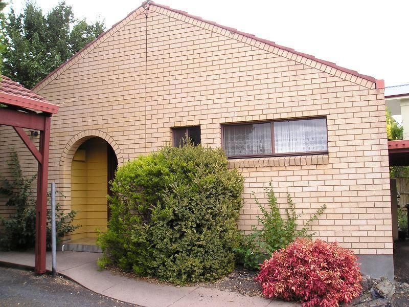 2 bedrooms Apartment / Unit / Flat in 8/122 Lambert Street BATHURST NSW, 2795