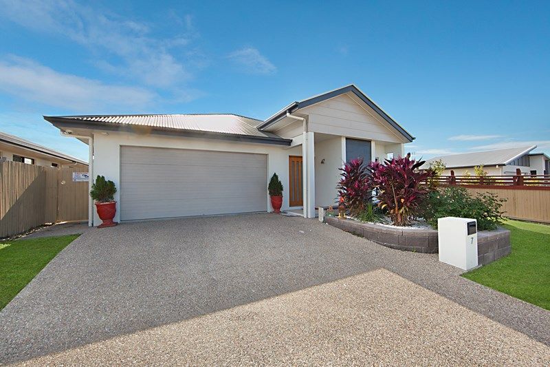 7 Poinsettia Drive, Bohle Plains QLD 4817