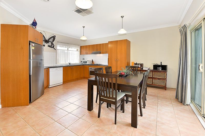 2/2 Florence Street, Niddrie VIC 3042, Image 2