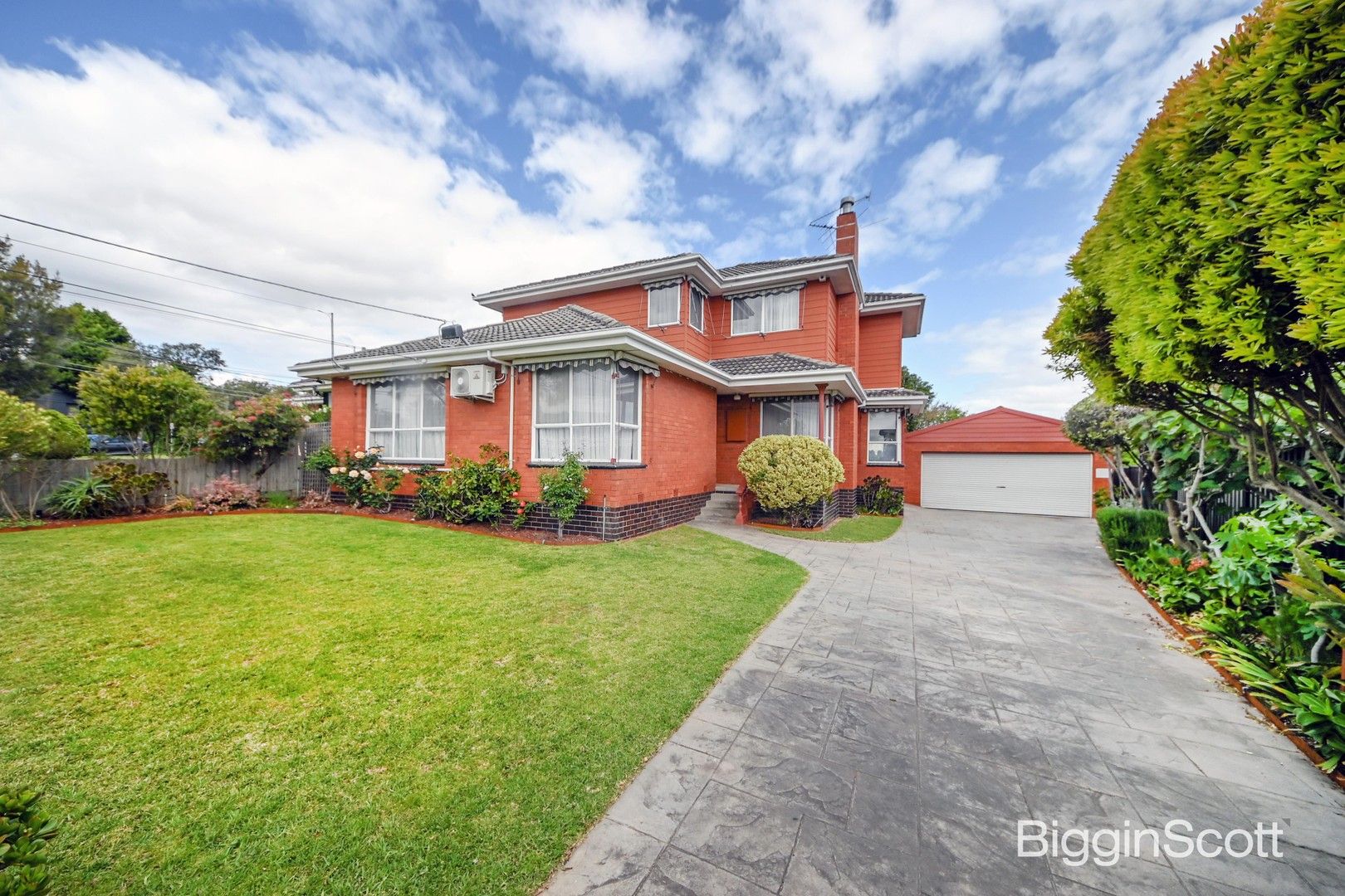 4 bedrooms House in 4 Russet Court KEYSBOROUGH VIC, 3173