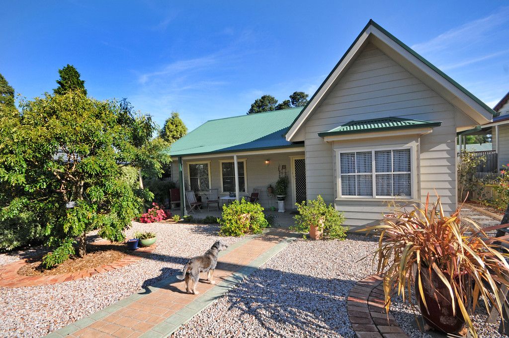 1/11 Cale Lane, WENTWORTH FALLS NSW 2782, Image 1