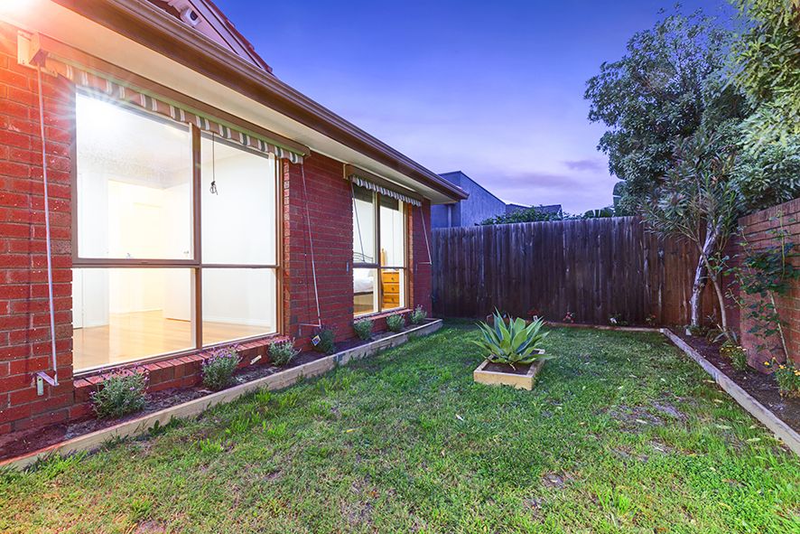 1/44 Narrawong Road, Caulfield South VIC 3162, Image 1