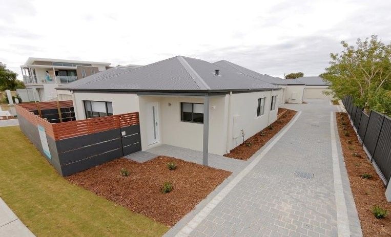 3 bedrooms Villa in 130A Safety Bay Road SHOALWATER WA, 6169