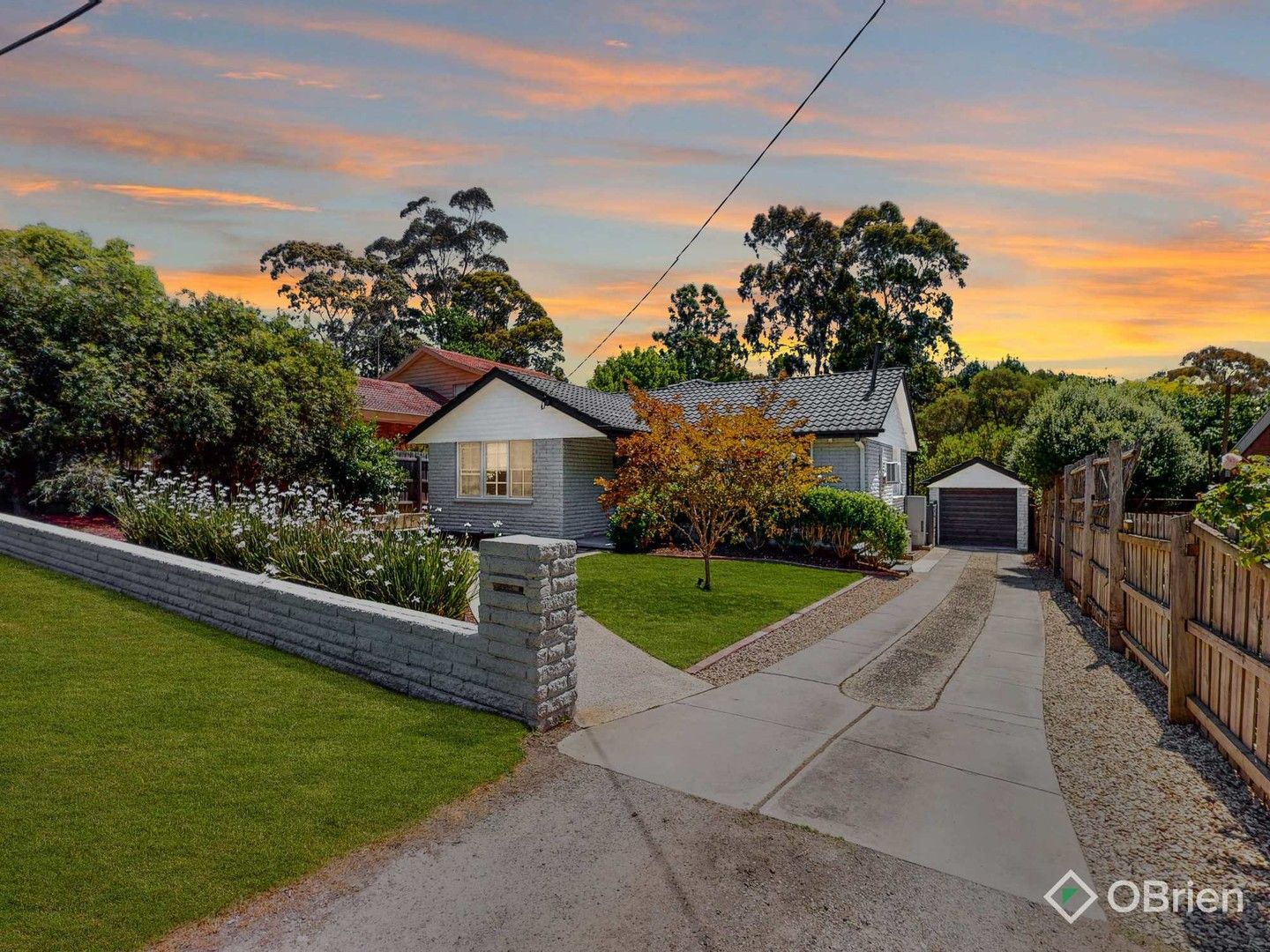 5 bedrooms House in 61 Milne Street TEMPLESTOWE VIC, 3106