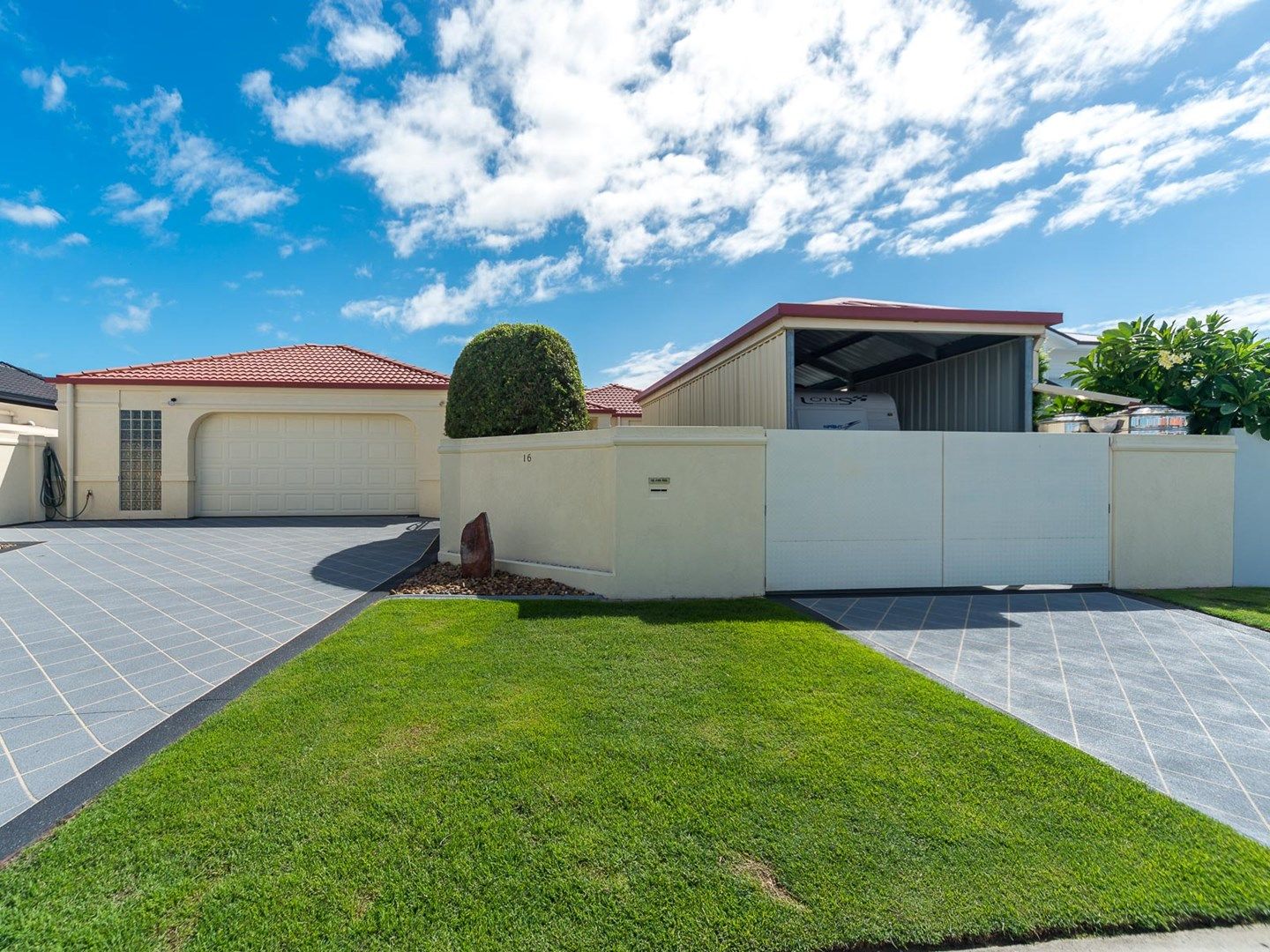 16 Walter Raleigh Crescent, Hollywell QLD 4216, Image 0