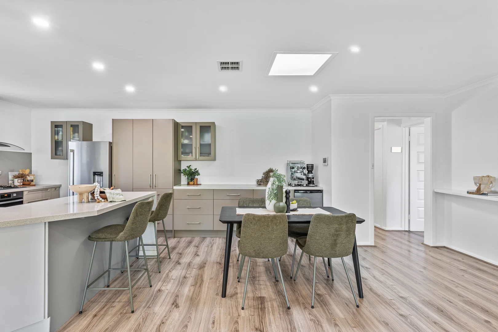 Additional image 5 of 70 Oakpark Drive, Chadstone VIC 3148