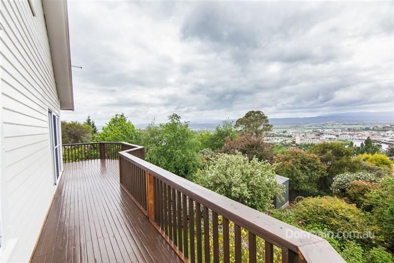 17 Broadview Crescent, Trevallyn TAS 7250, Image 2