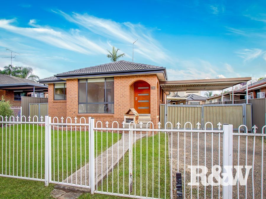 3 bedrooms House in 250 Banks Drive ST CLAIR NSW, 2759