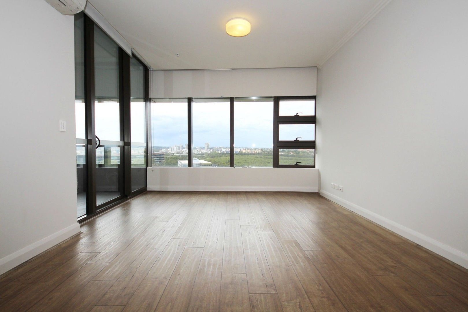1 bedrooms Apartment / Unit / Flat in 805/7 Australia Avenue SYDNEY OLYMPIC PARK NSW, 2127