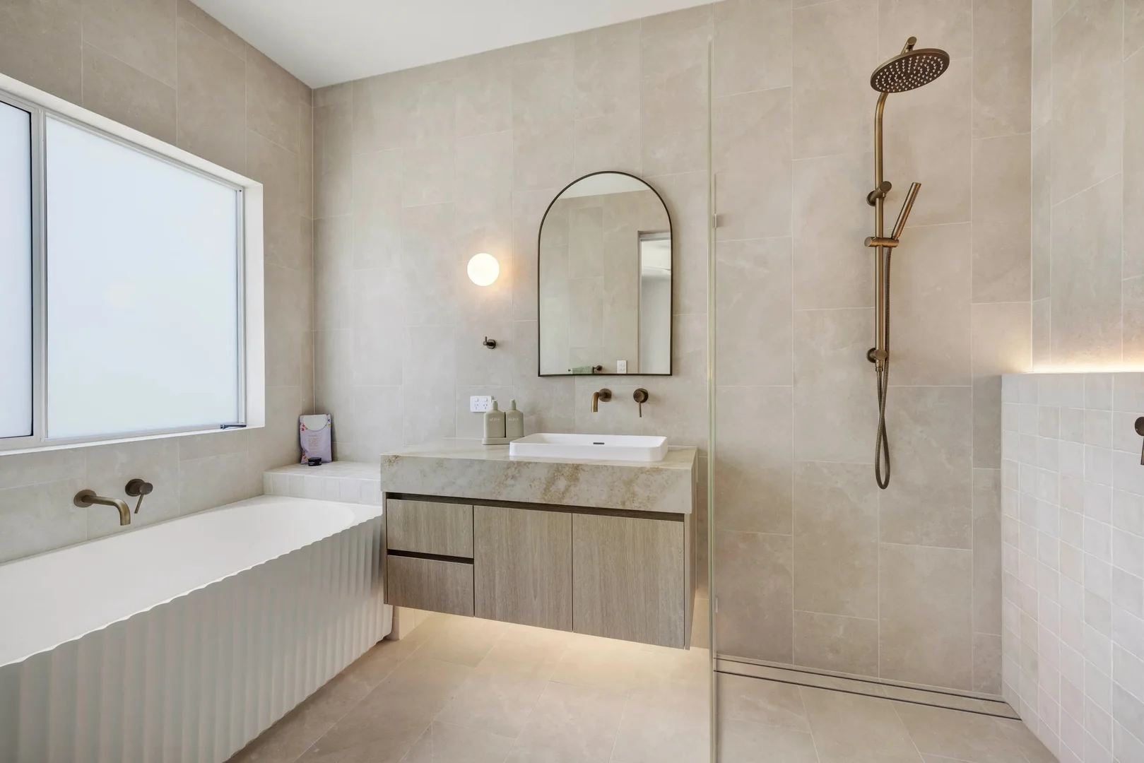 Additional image 21 of 1/33 Merrimac Boulevard, Broadbeach Waters QLD 4218