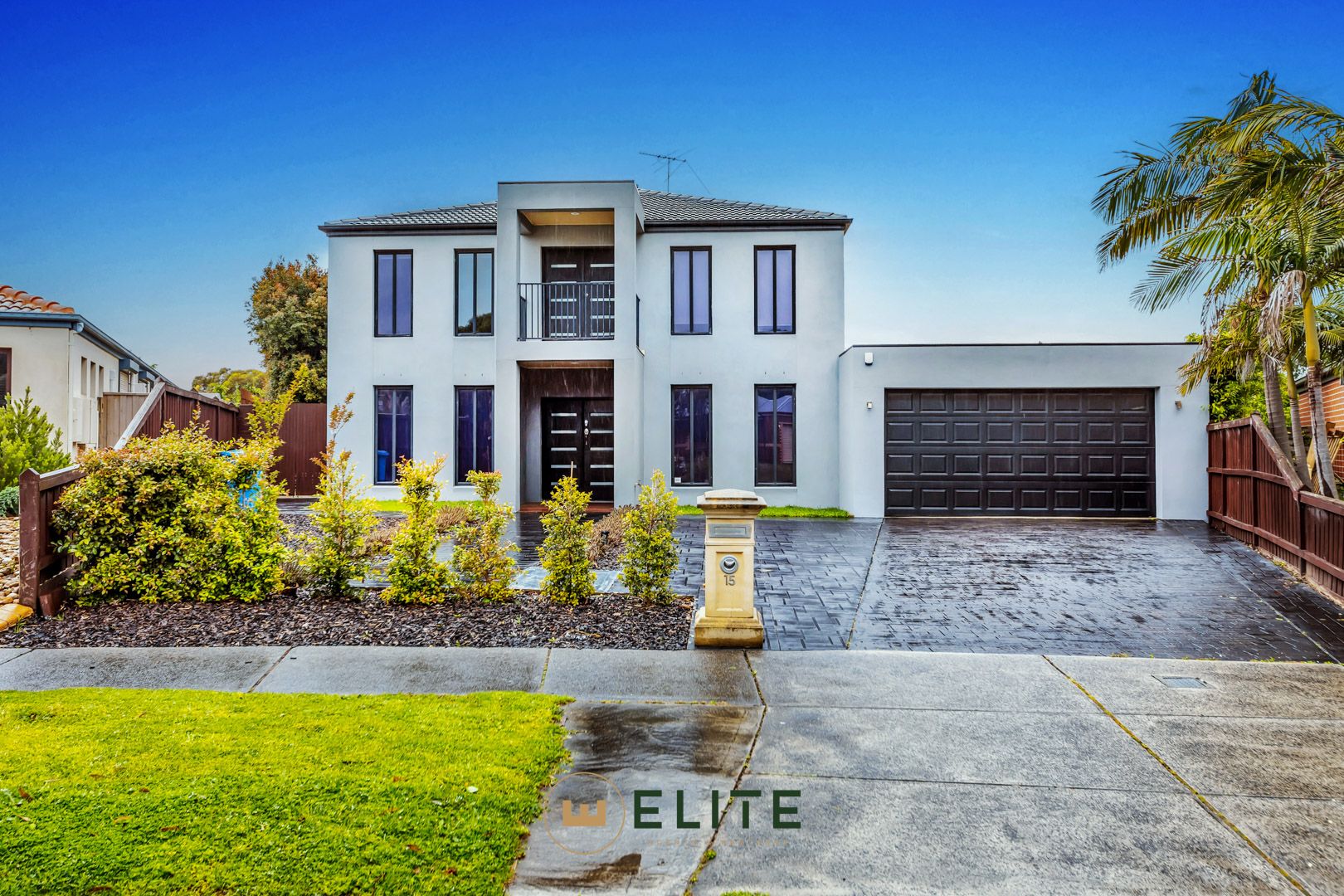 5 bedrooms House in 15 Champagne Grove NARRE WARREN SOUTH VIC, 3805
