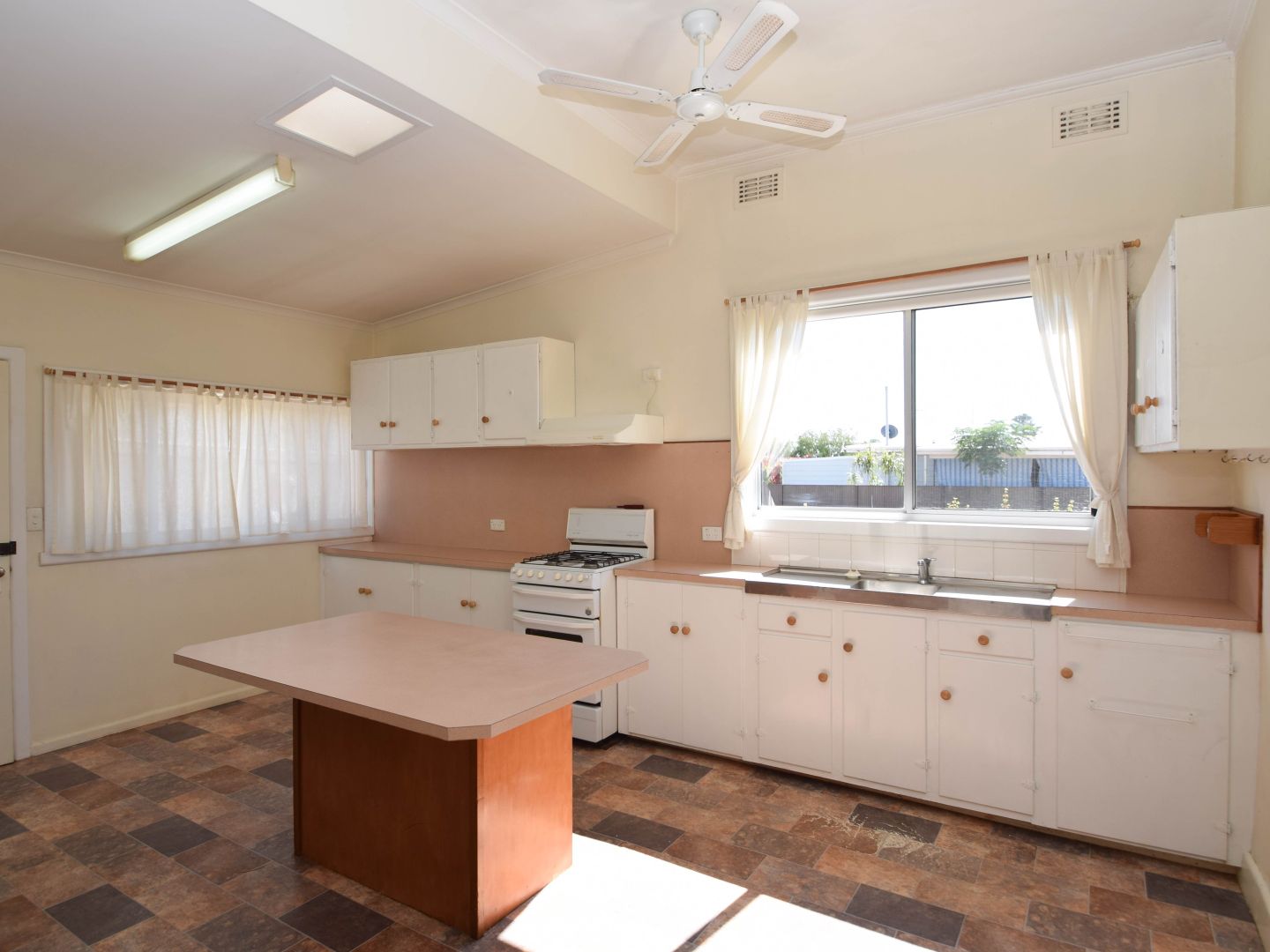 24 Street, Wangaratta VIC 3677 House For Rent Domain