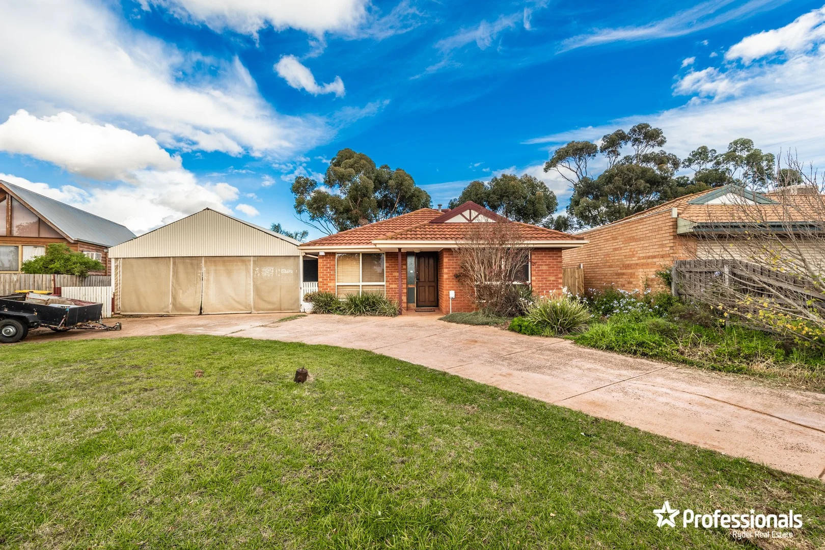 37 Denny Place, Melton South VIC 3338