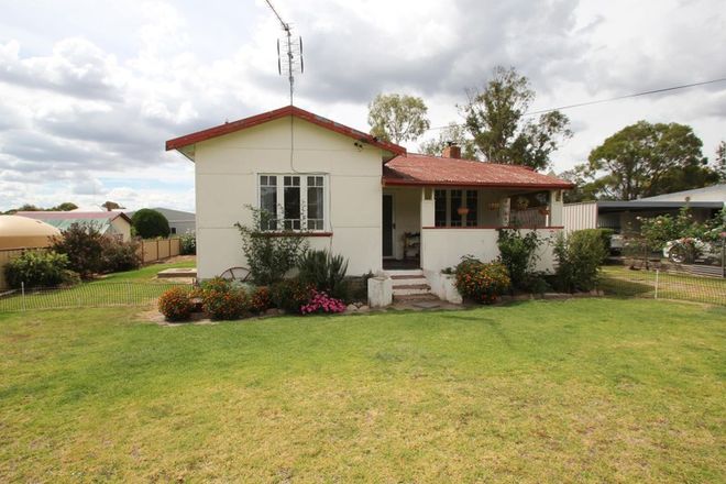 Picture of 32 Border Street, WALLANGARRA QLD 4383