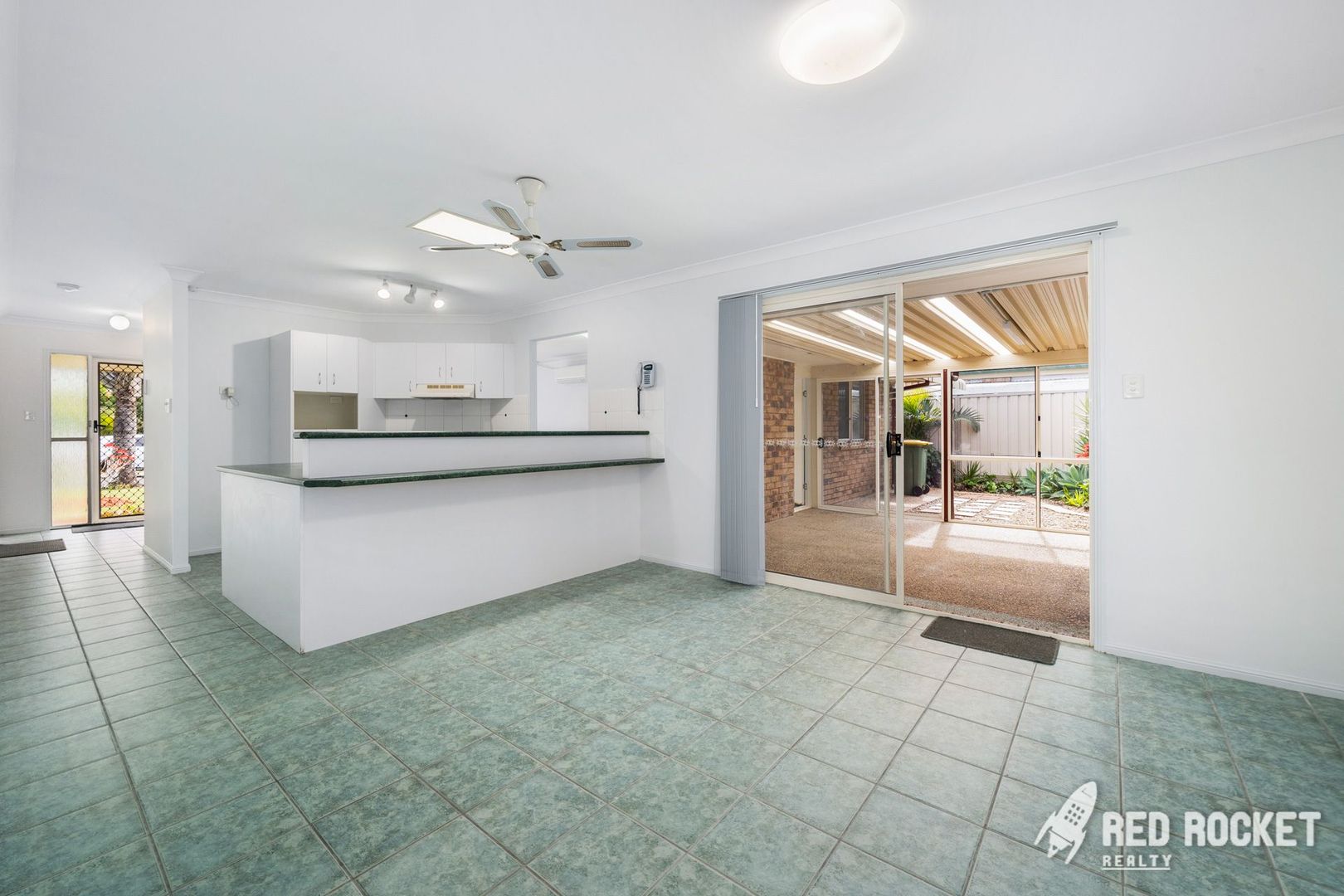 62 Kilsay Crescent, Meadowbrook QLD 4131, Image 2