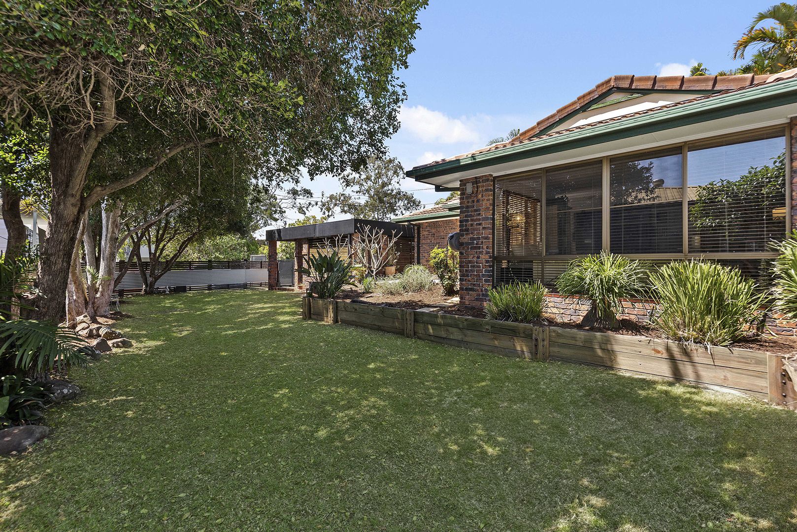 16 Coombe Ave, Hope Island QLD 4212, Image 2