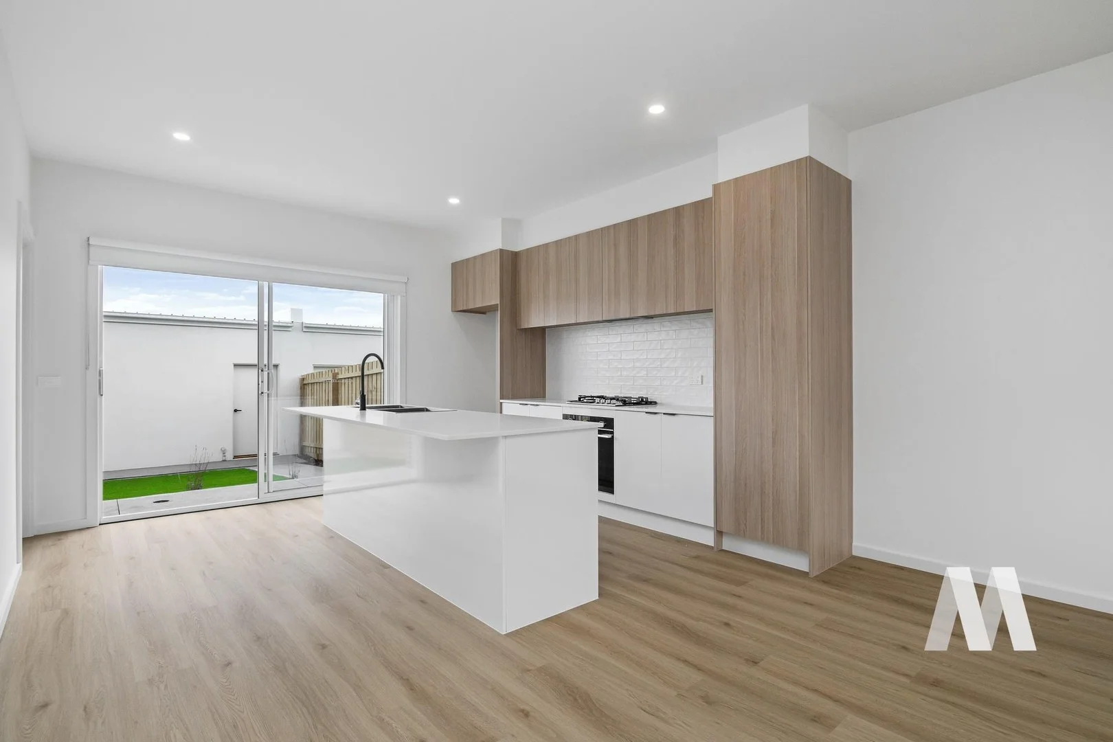 6 Tasman Boulevard, Donnybrook VIC 3064