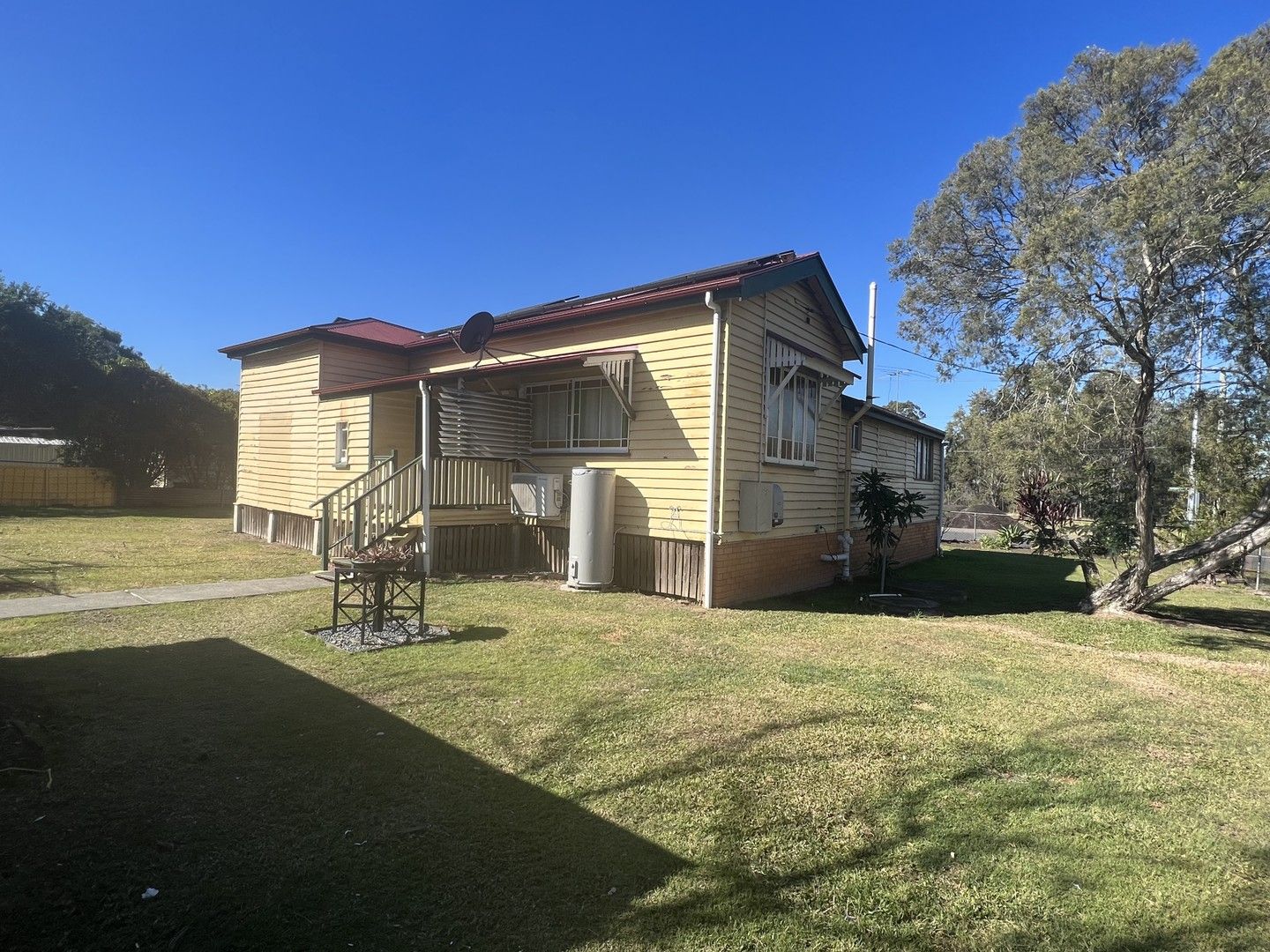 3 bedrooms House in 1 Karrabin Rosewood Road WALLOON QLD, 4306