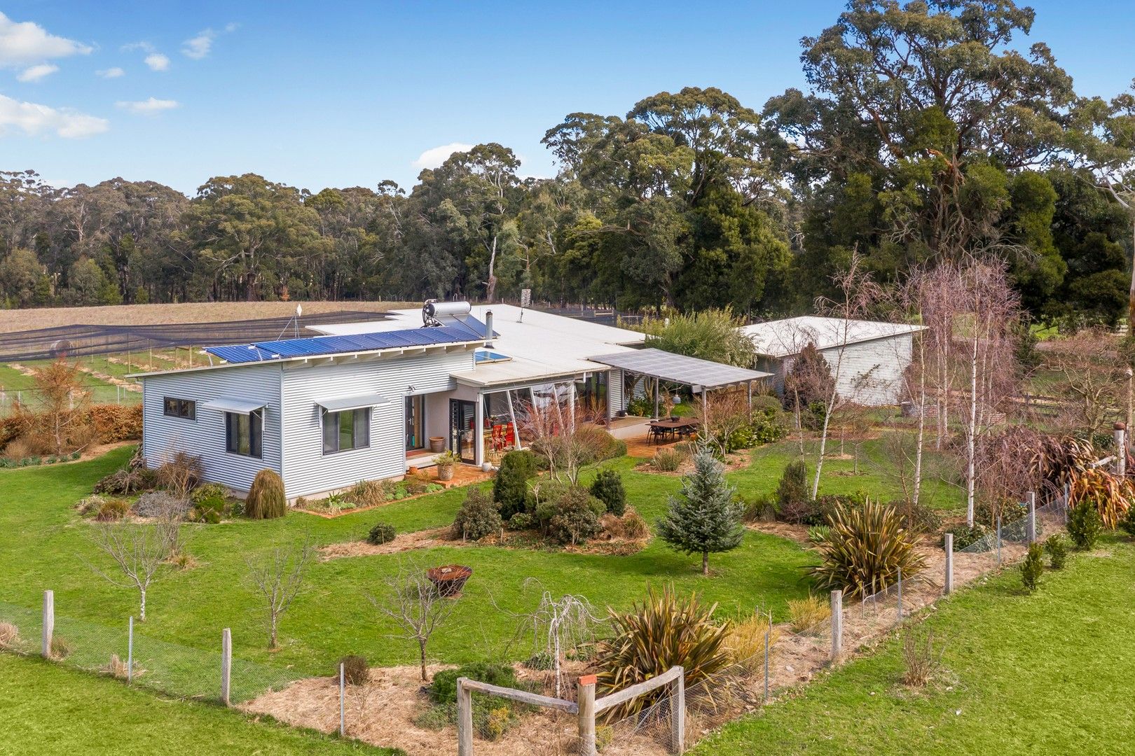 3 bedrooms House in 97 Cranneys Lane TRENTHAM VIC, 3458