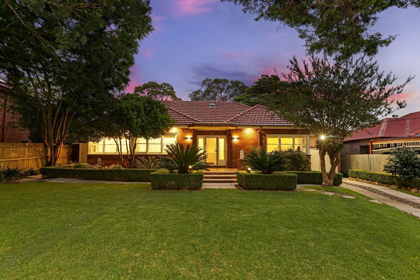 6 bedrooms House in 10 Abbotsford Road HOMEBUSH NSW, 2140
