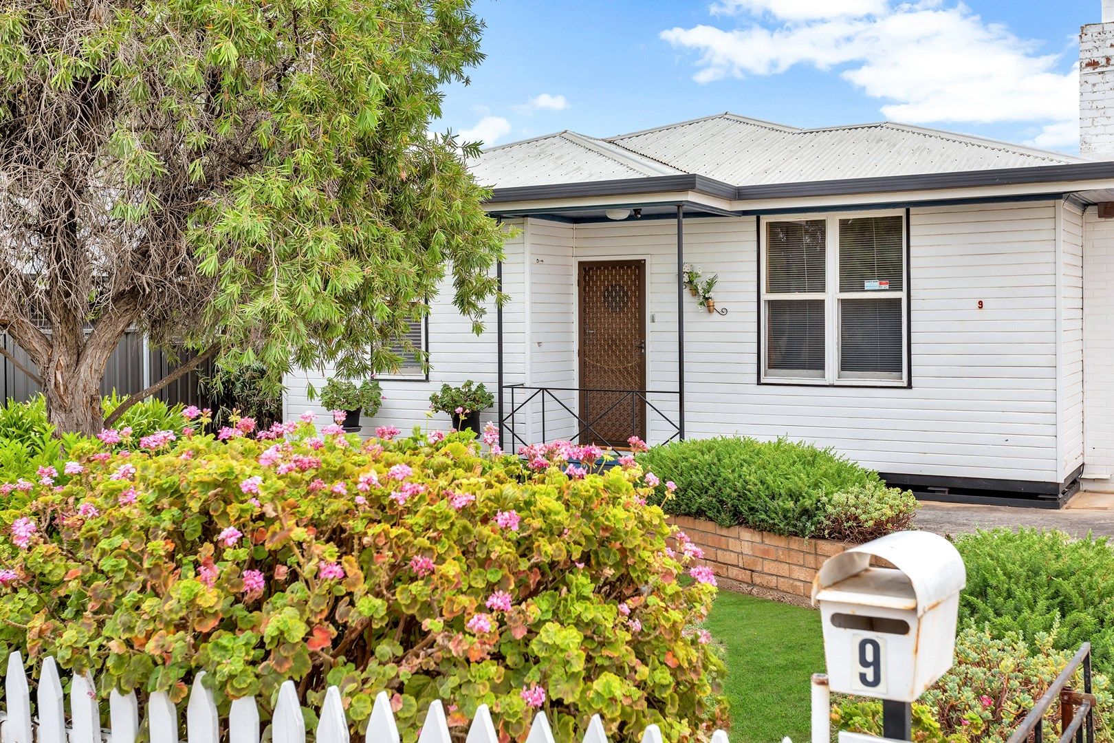 9 Limbert Avenue, Seacombe Gardens SA 5047, Image 1