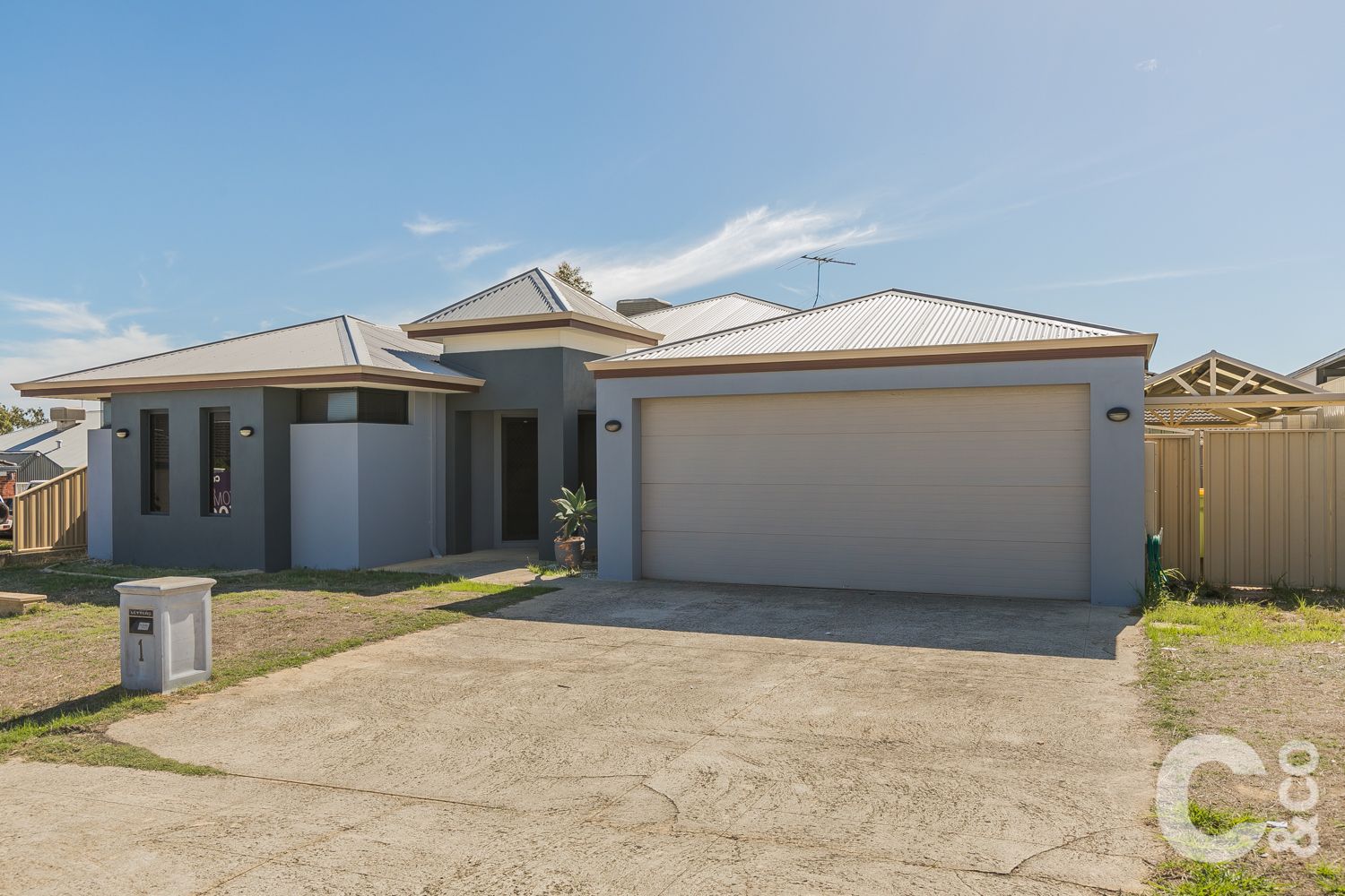 5 bedrooms House in 1 Stokesay Street ORELIA WA, 6167