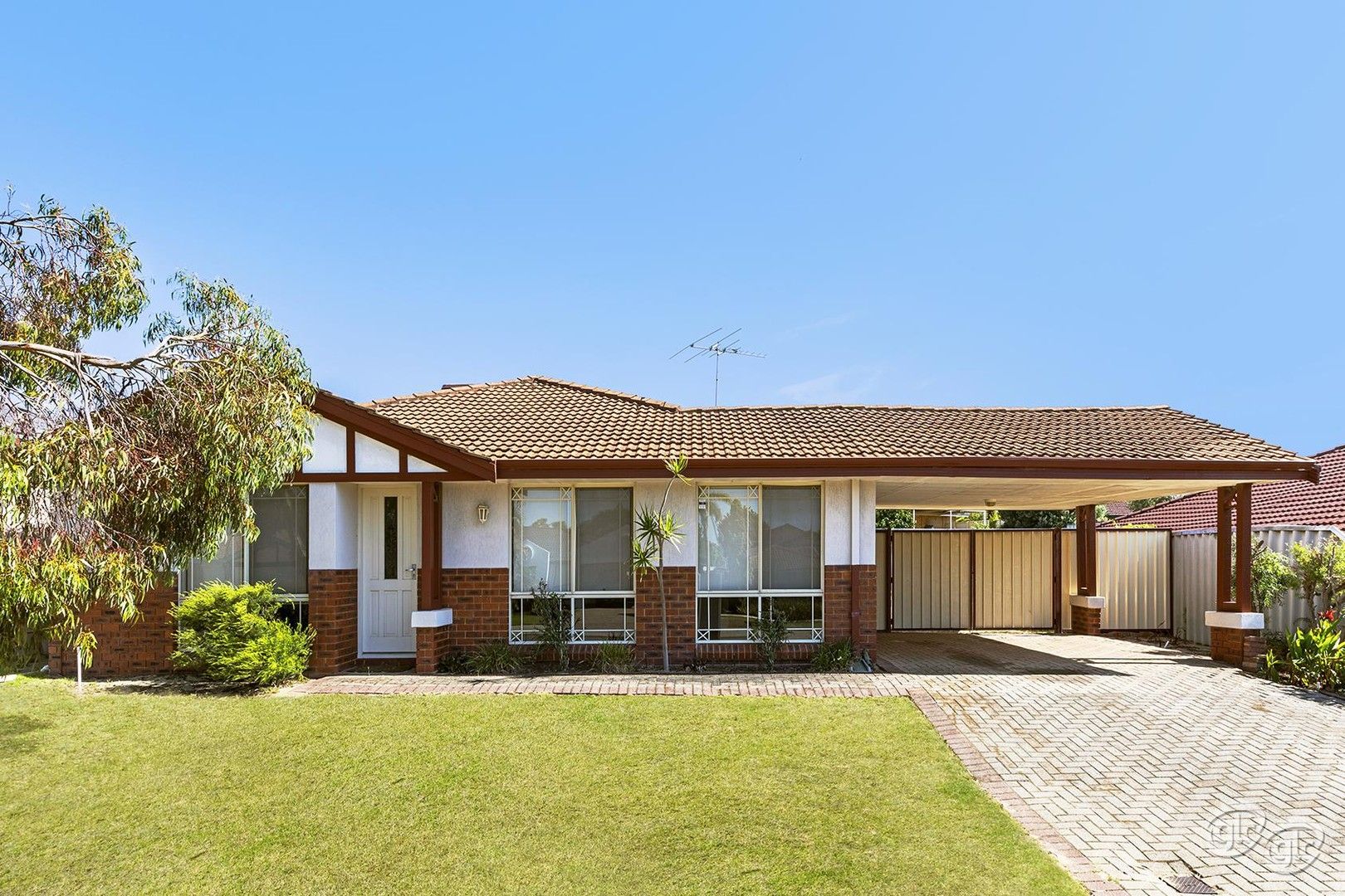 4 bedrooms House in 43 Bolderwood Drive SOUTH LAKE WA, 6164