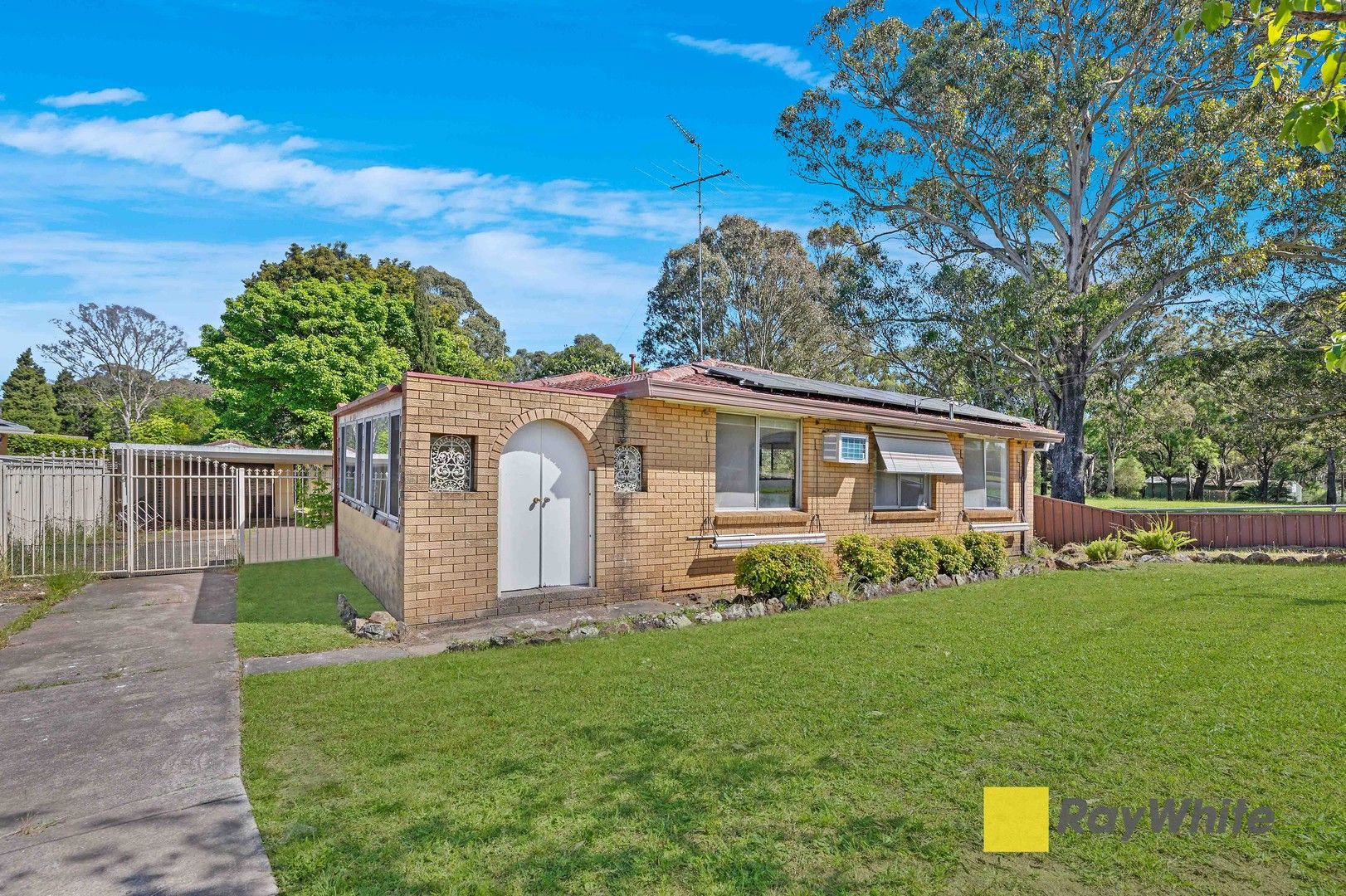 3 bedrooms House in 32 Superior Avenue SEVEN HILLS NSW, 2147