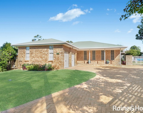 14 Ferntree Drive, Bomaderry NSW 2541