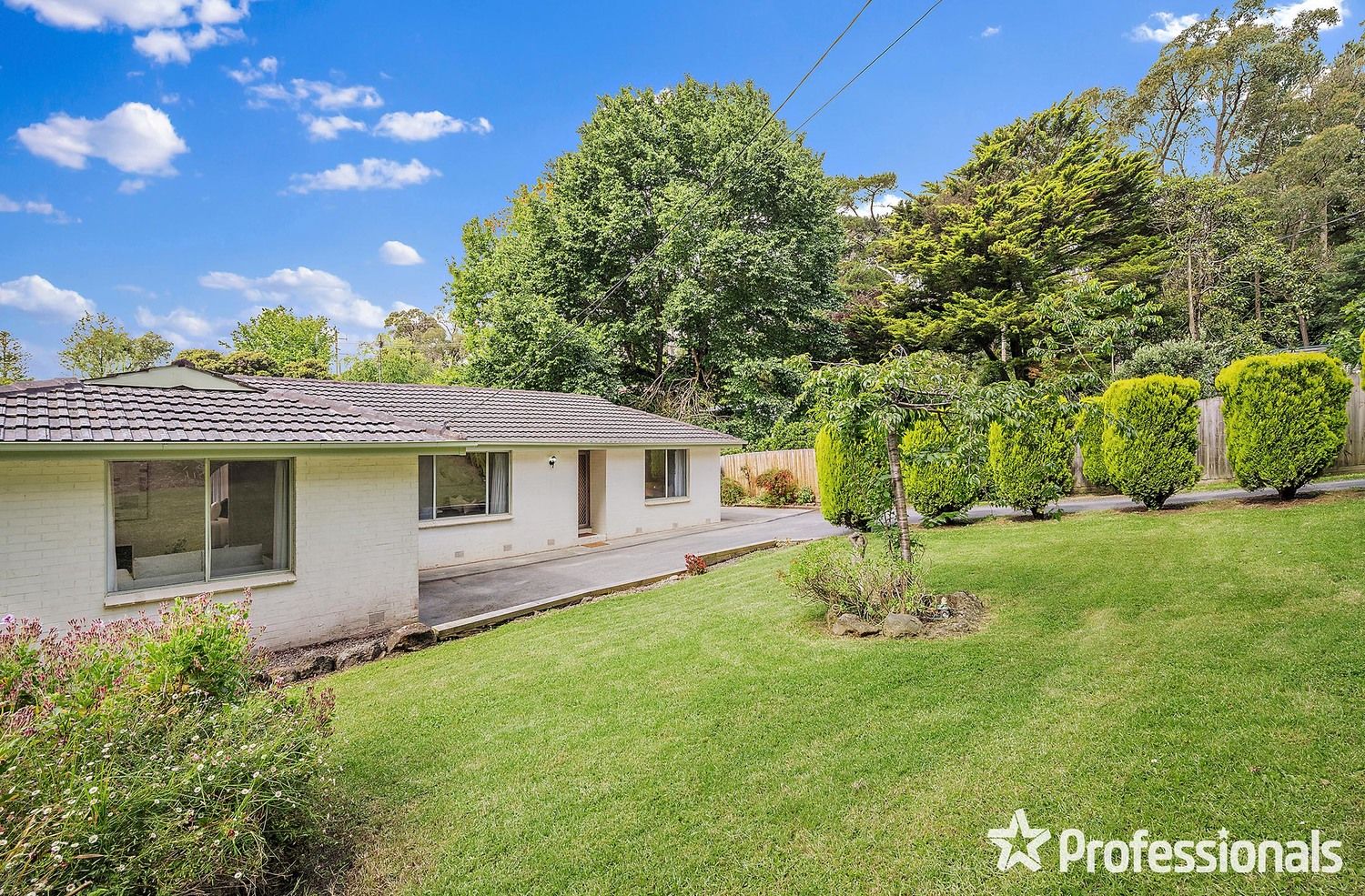 3 bedrooms House in 4 Priestley Crescent MOUNT EVELYN VIC, 3796