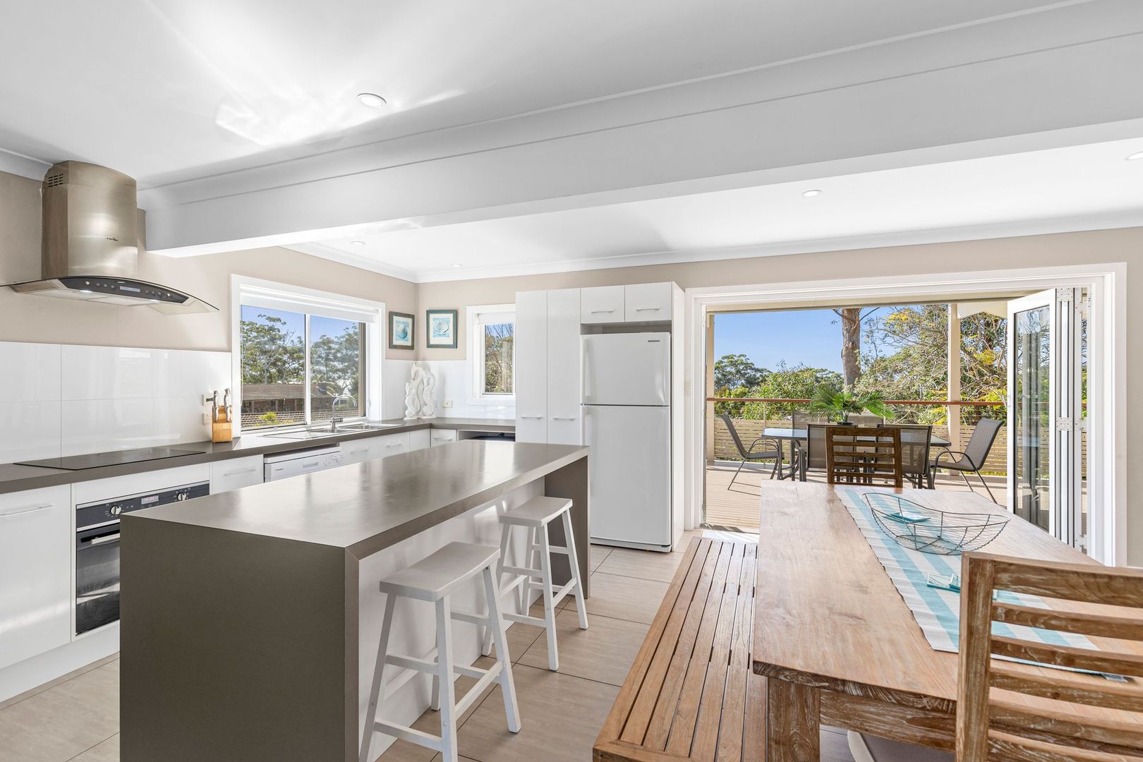 4 Hilltop Crescent, Mollymook Beach NSW 2539, Image 2