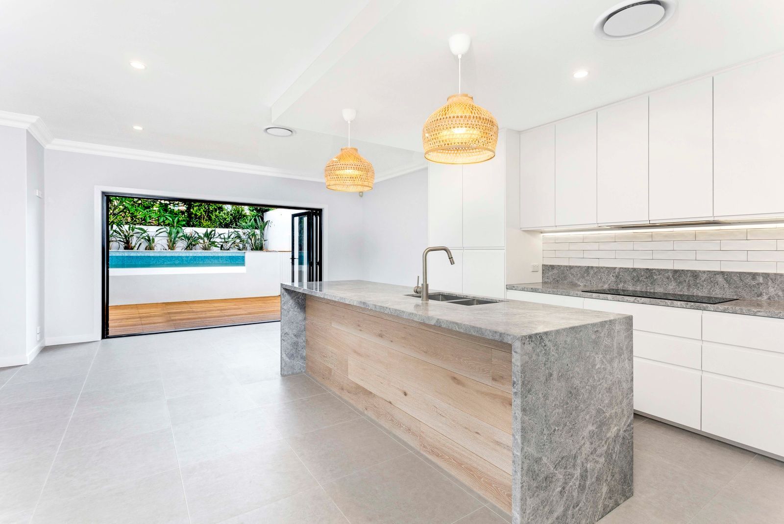 3 bedrooms Semi-Detached in 2/27 Seaside Avenue MERMAID BEACH QLD, 4218