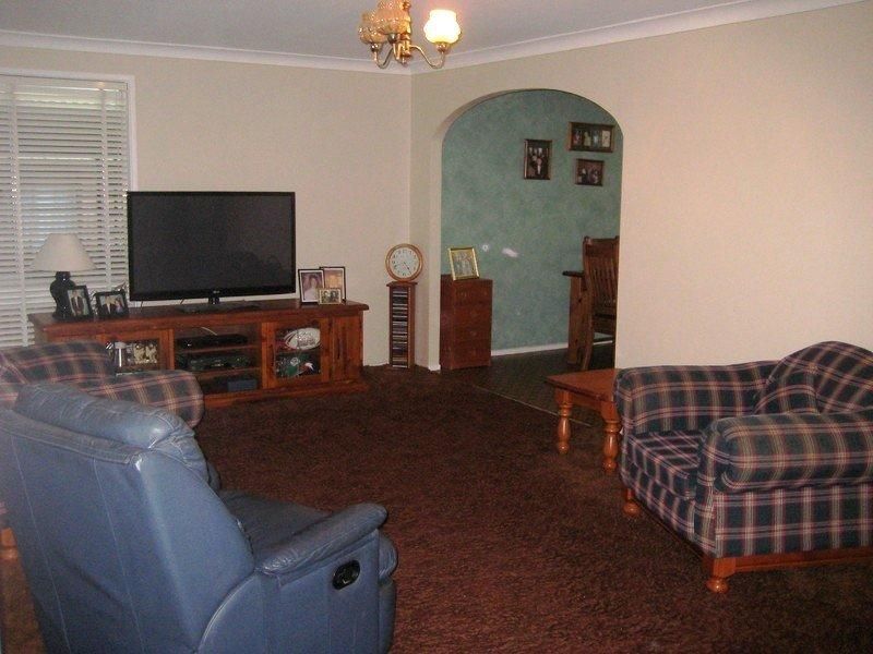 33 Goodwill Street, CONDOBOLIN NSW 2877, Image 2