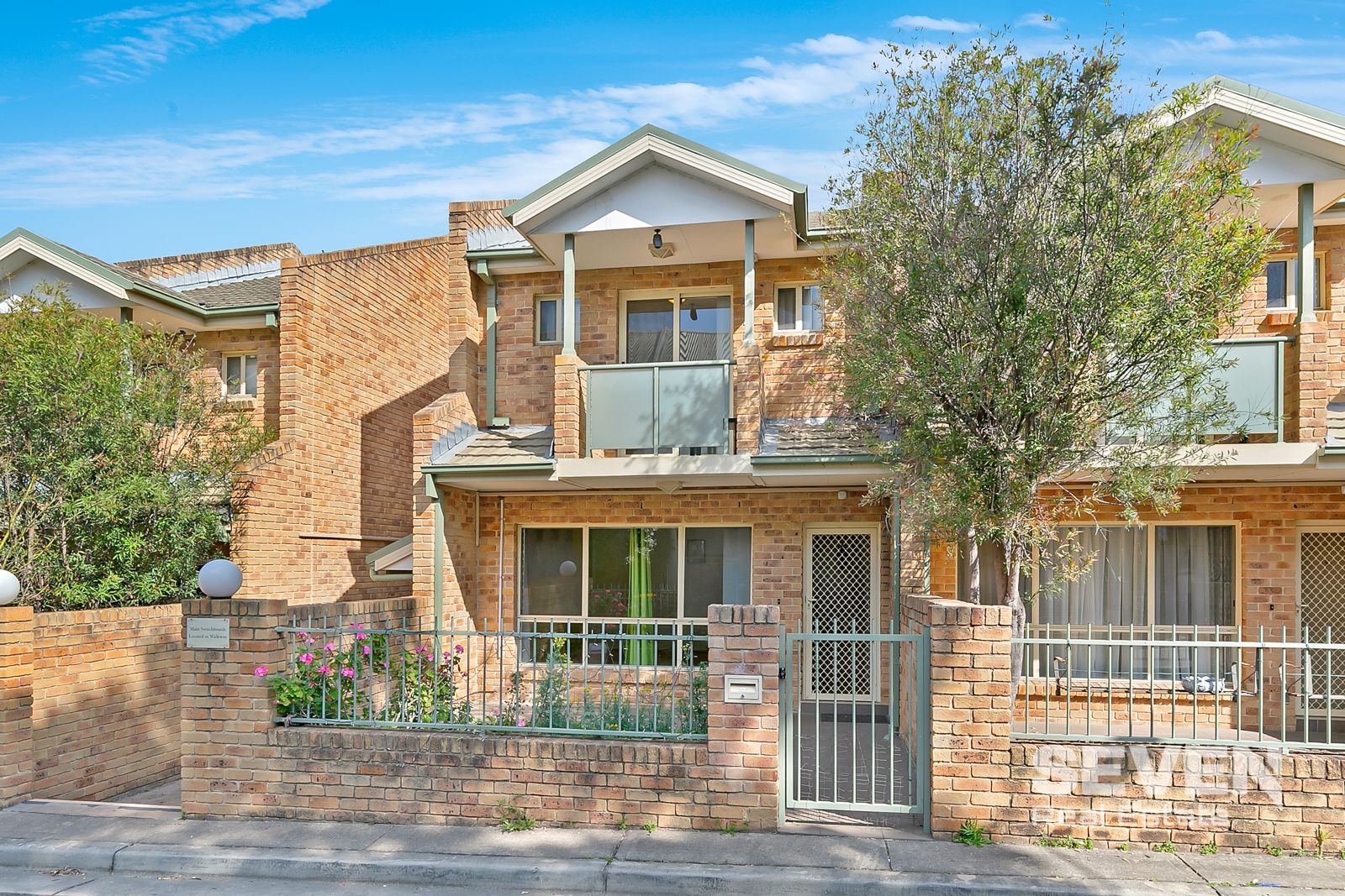 3 bedrooms House in 16/1-9 Eleanor Street ROSEHILL NSW, 2142