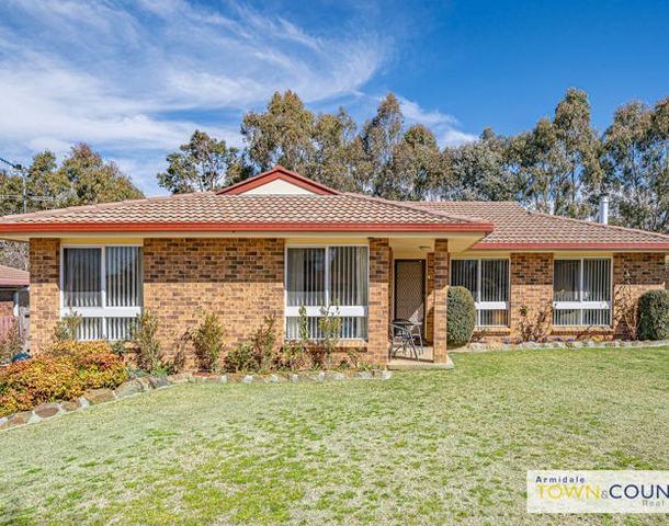 14 Sarah Place, Armidale NSW 2350