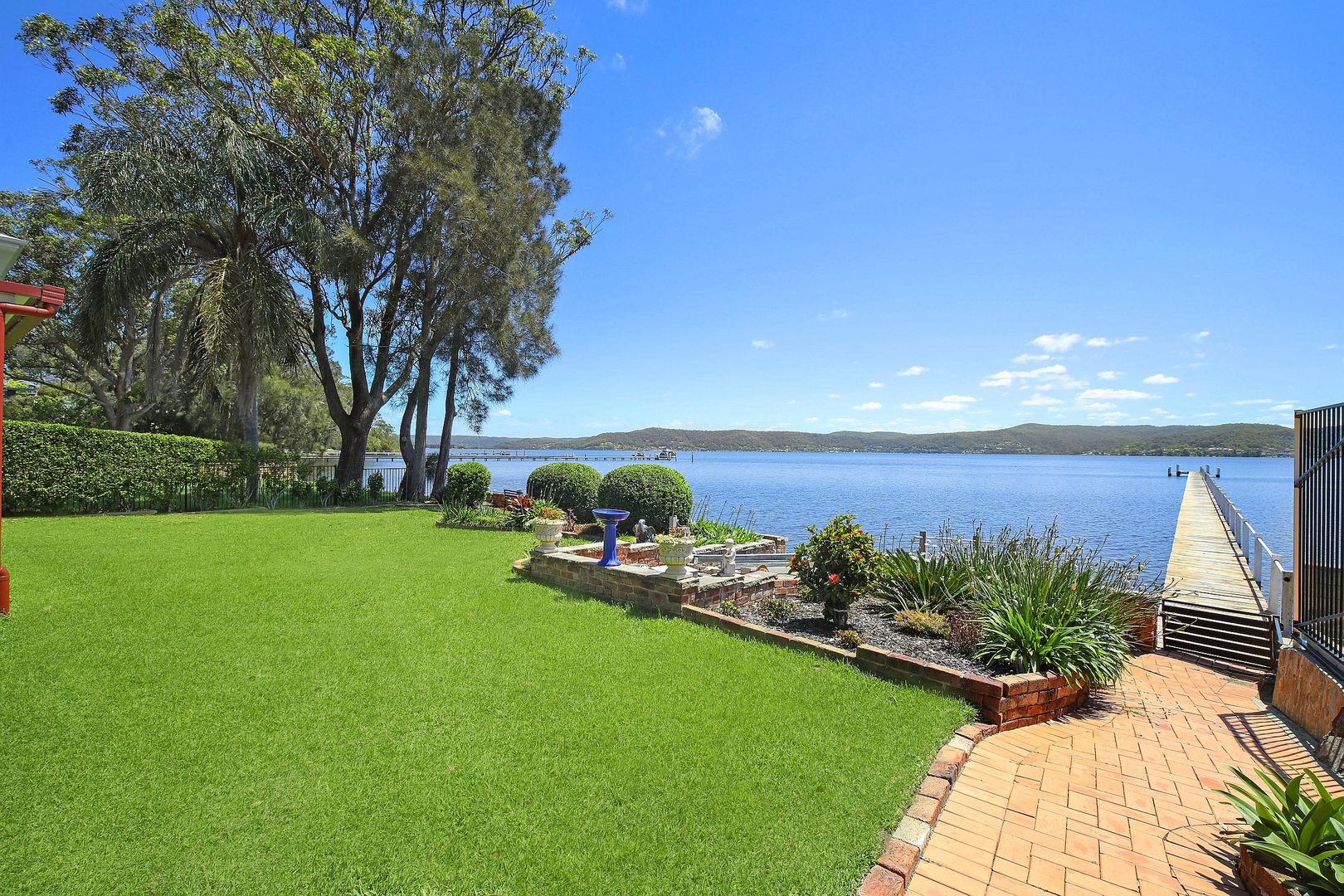 269 & 269A Avoca Drive, Green Point NSW 2251, Image 2