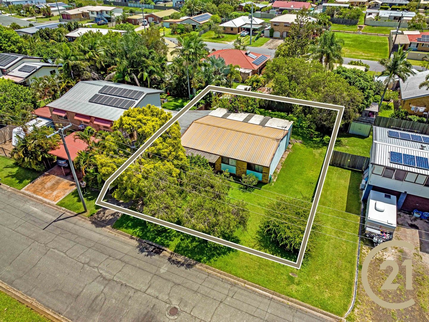 2 bedrooms House in 15 Lanham Road DECEPTION BAY QLD, 4508