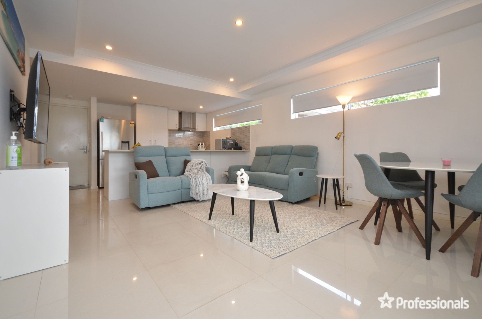 2 bedrooms Apartment / Unit / Flat in 1/266 Fulham Street CLOVERDALE WA, 6105