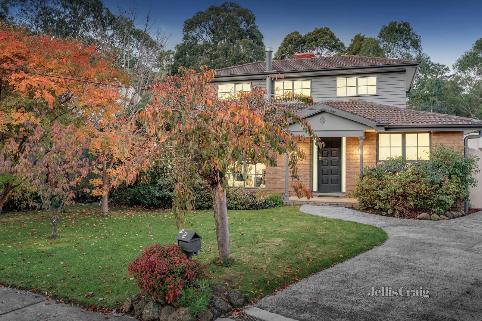 5 bedrooms House in 1/8 Montpellier Crescent TEMPLESTOWE LOWER VIC, 3107