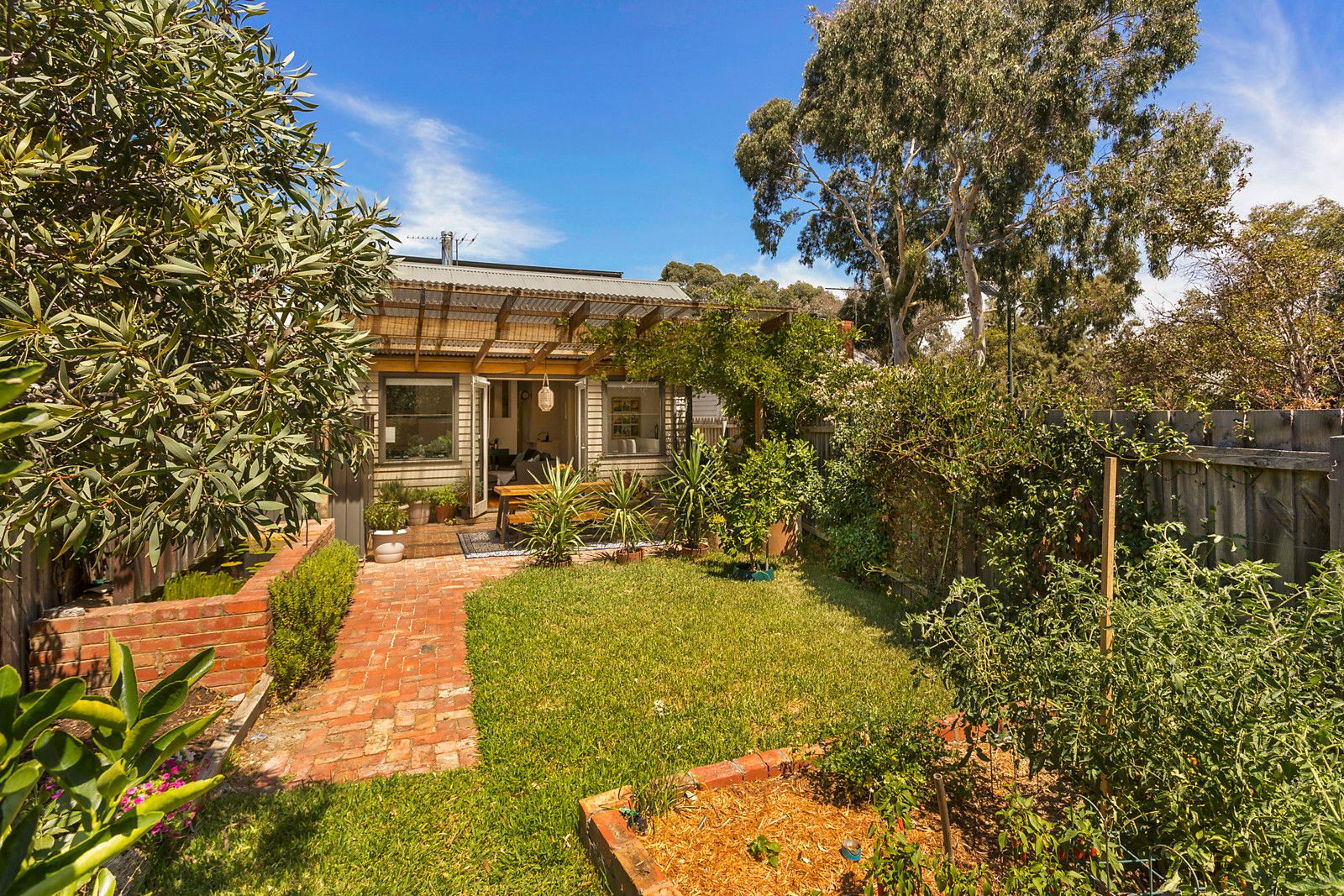 104 Hutton Street, Thornbury VIC 3071, Image 2