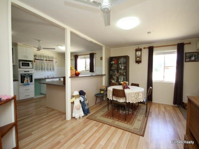 7 McQueen Street, Dalby QLD 4405, Image 2