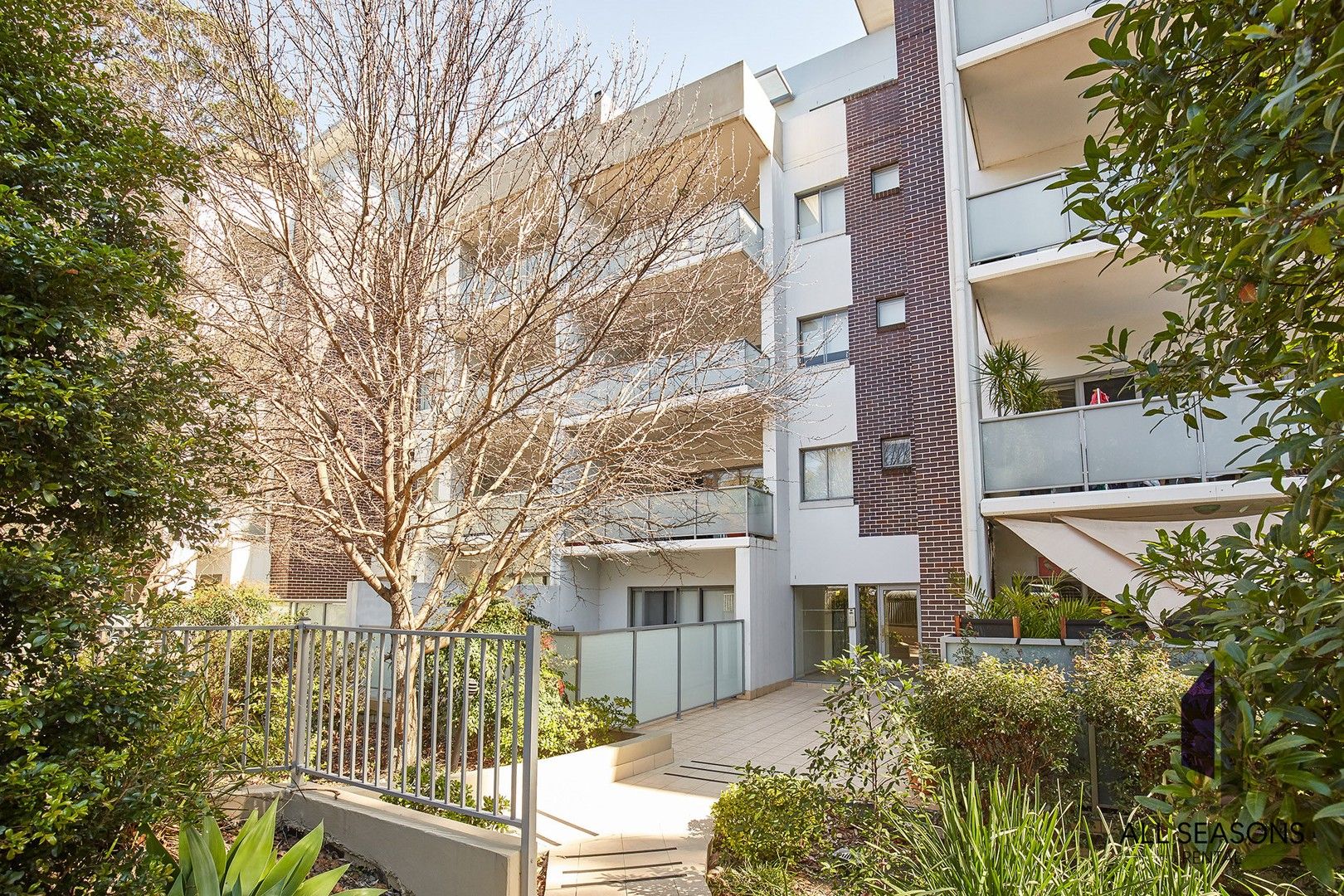 2 bedrooms Apartment / Unit / Flat in 17/2-6 bundarra ave WAHROONGA NSW, 2076