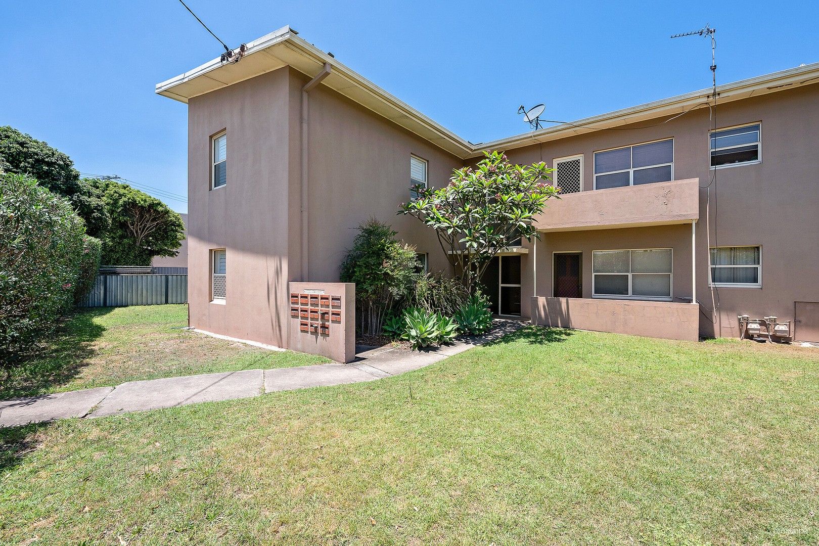1 bedrooms Apartment / Unit / Flat in 3/28 Railway Street MEREWETHER NSW, 2291