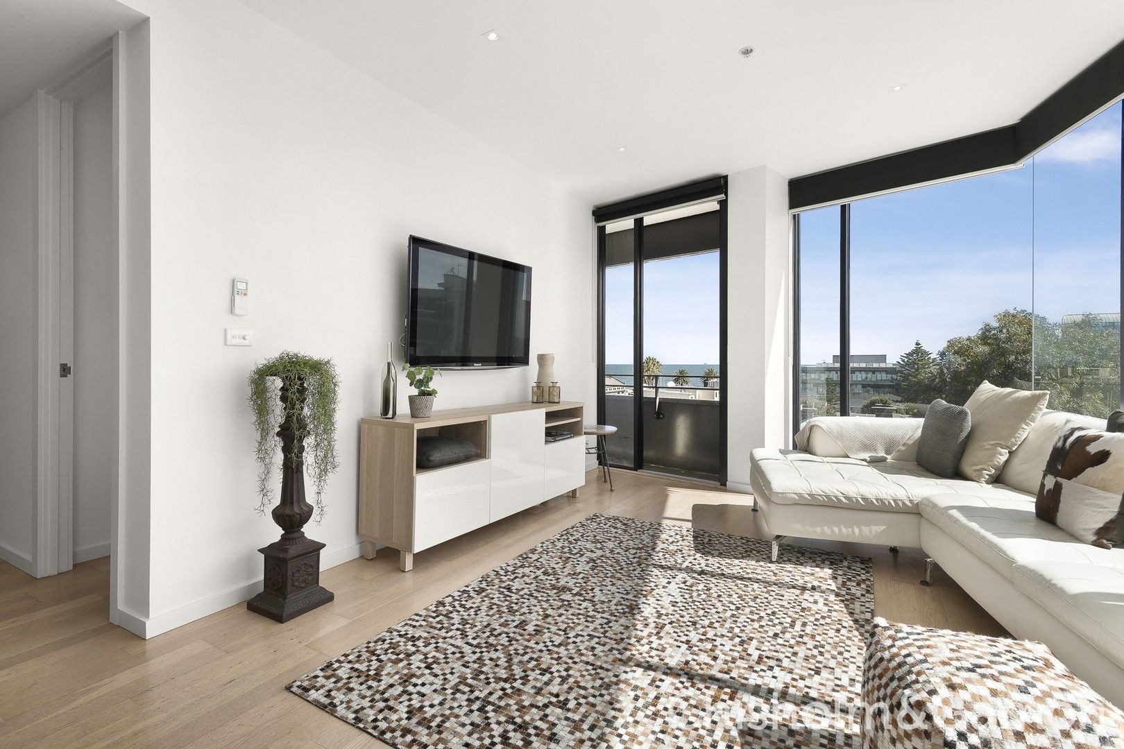 504/55 Bay Street, Port Melbourne VIC 3207, Image 0