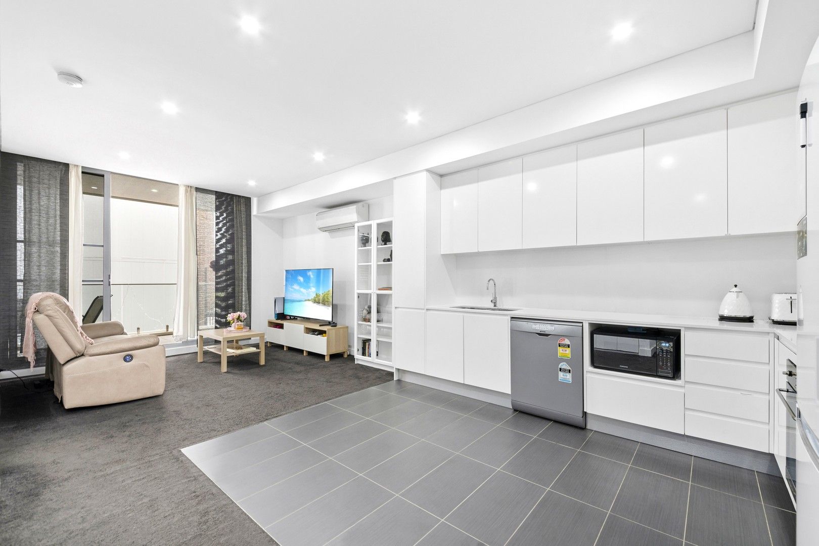 1 bedrooms Apartment / Unit / Flat in 203/118 Old Canterbury Road LEWISHAM NSW, 2049