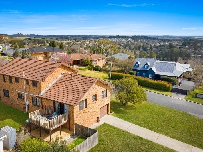 12 Dengate Crescent, Moss Vale NSW 2577, Image 2