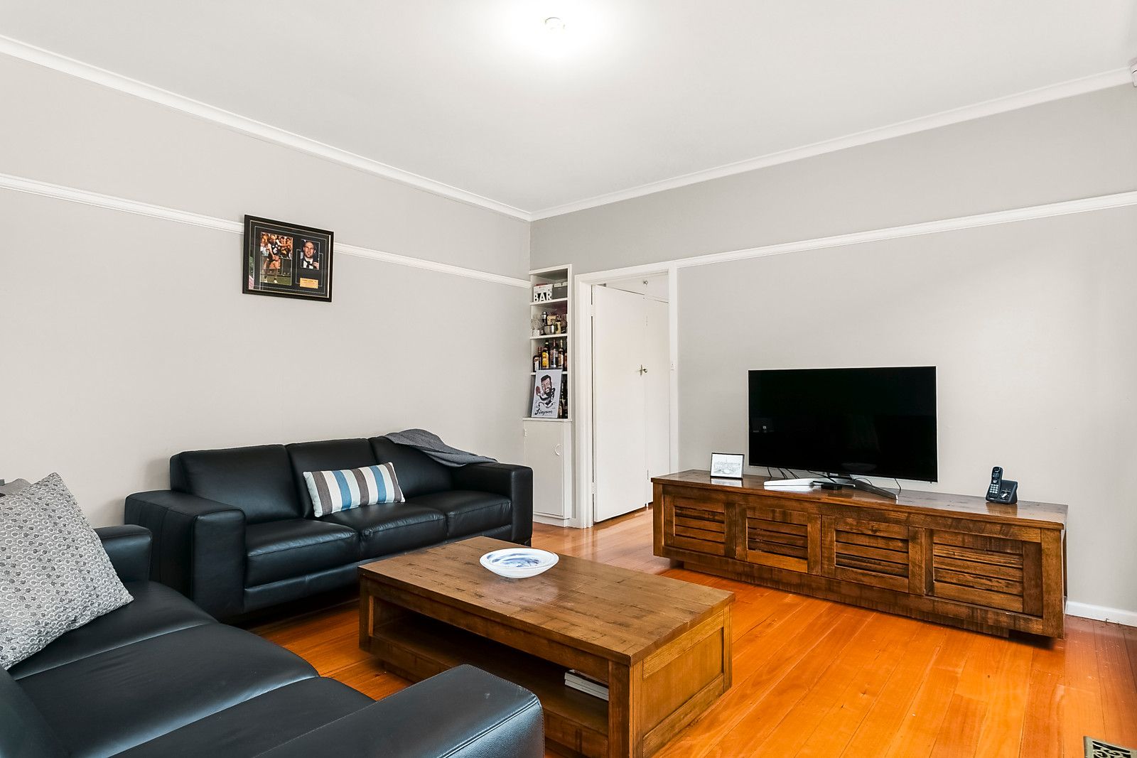 34 Woodland Street, Strathmore VIC 3041, Image 2